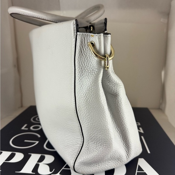 Kate Spade White Leather Tote with Elegant Gold Accents - Picture 8 of 10